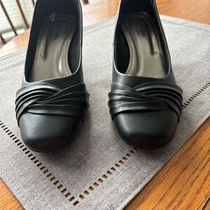 Comfort Plus by Predictions Black Heels